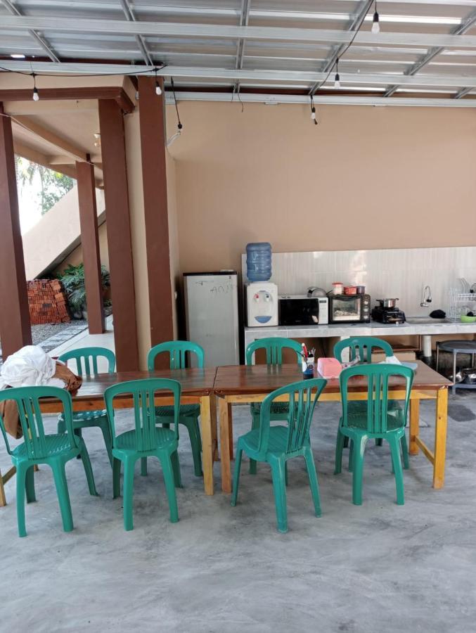 Sapu Nyapah Losmen Syariah Tanjung Setia Biha Bagian luar foto
